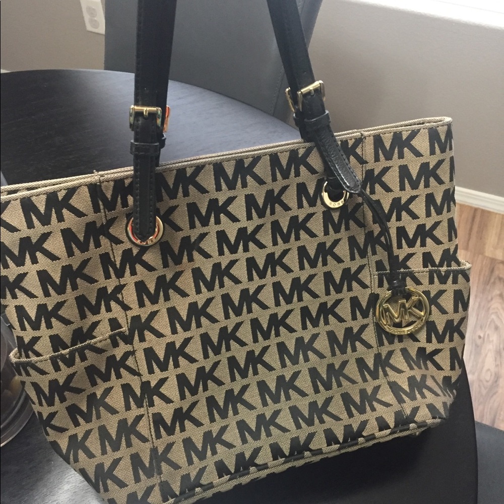 Micheal Kors bag